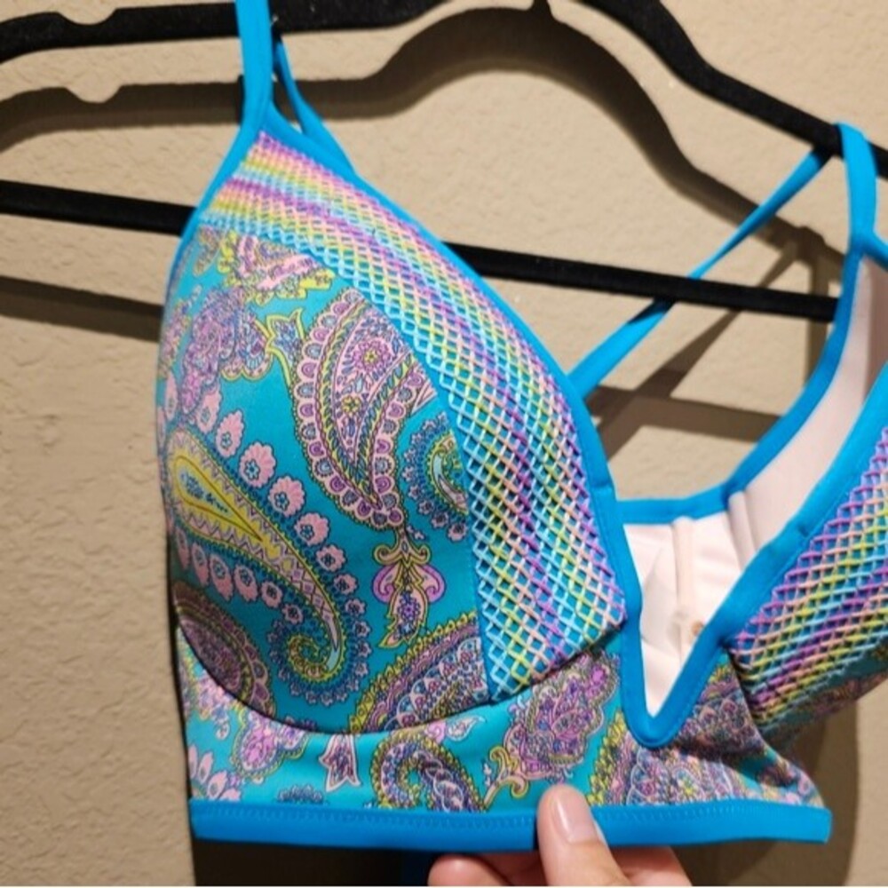 Shade & Shore Blue and Pink Paisley Bikini Top Size 34D - Picture 2 of 5